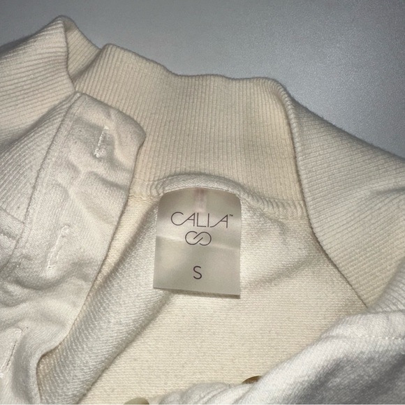 CALIA by Carrie Underwood Cream Sweatshirt - Picture 4 of 4